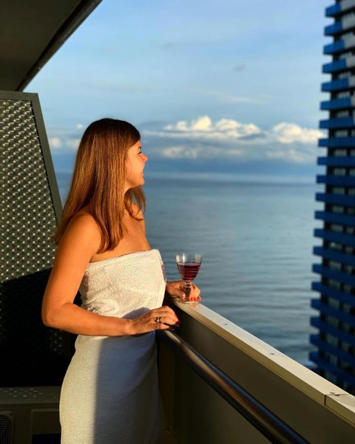 Orbi City Aparthotel Black Sea View Батуми Екстериор снимка
