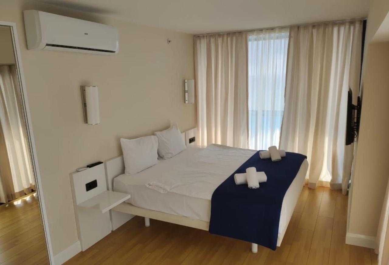 Orbi City Aparthotel Black Sea View Батуми Екстериор снимка
